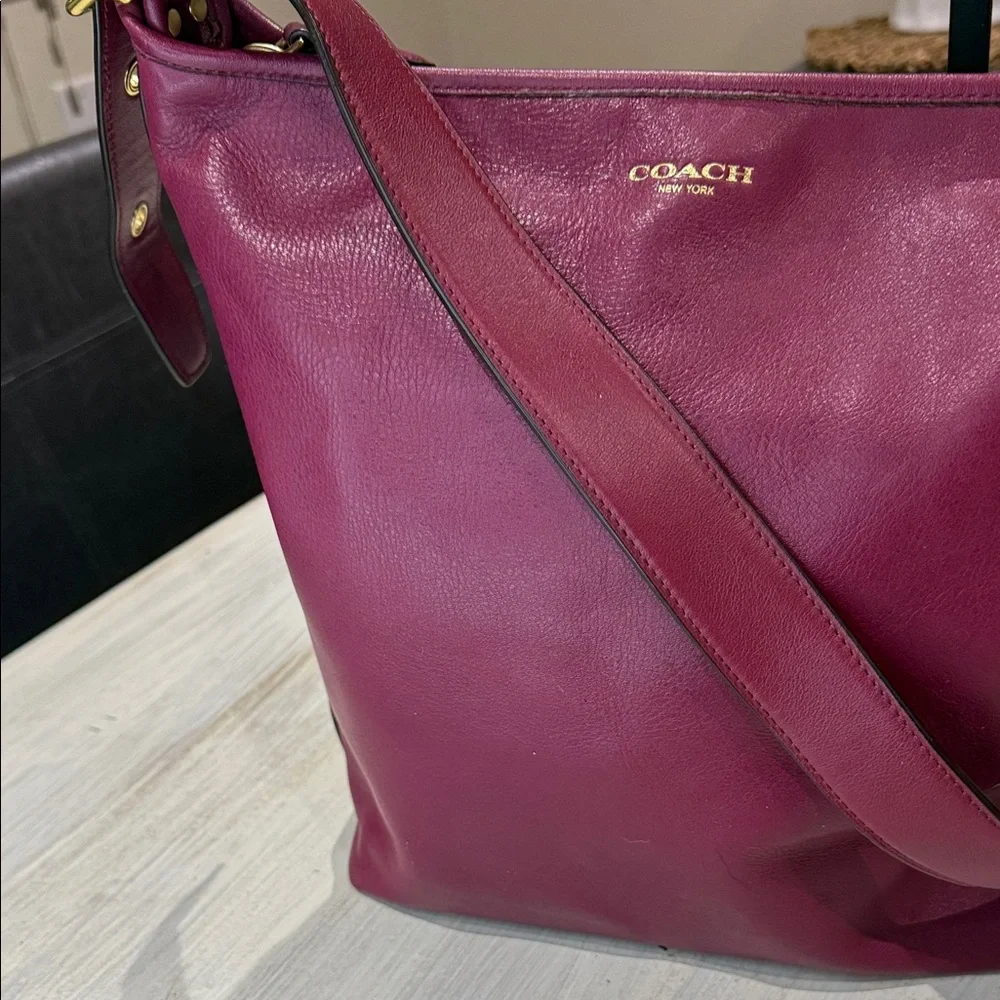 Vintage Coach Fuchsia Leather Shoulder Bucket Bag- EUC